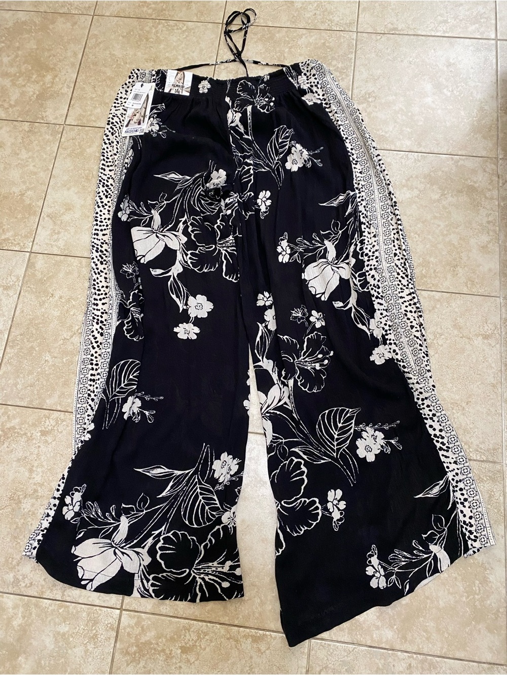 REWASH WIDE LEG BORDER WRAP PANT - BLACK FLORAL - Picture 4 of 9